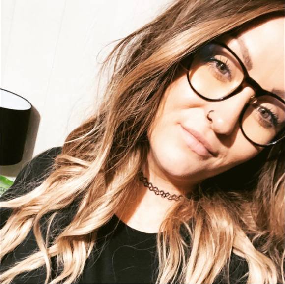 Meet your Posher, Brook - Picture 1 of 1